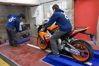 車検整備〜指定工場では安心車検!